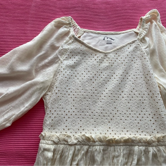 Girls dress - Picture 3 of 5